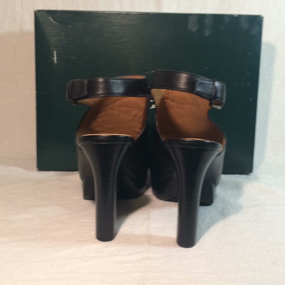 SOLD  NWT Ralph Lauren Sairah Learher Heels - Picture 4 of 8